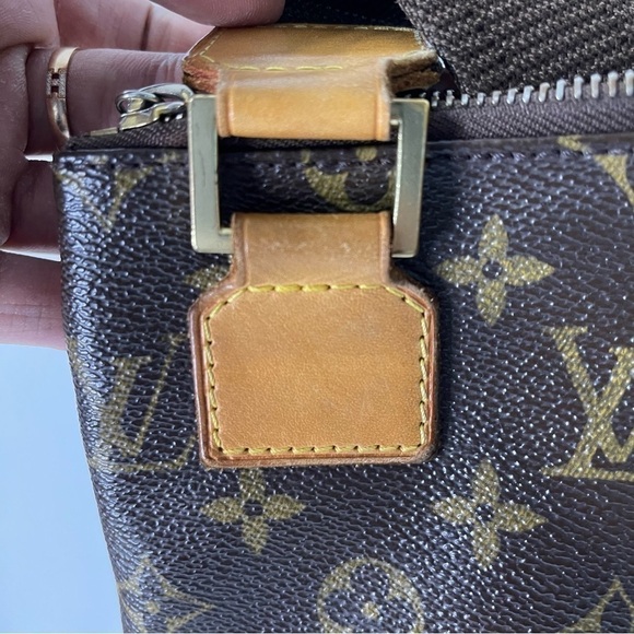 Authentic Louis Vuitton Pochette Bosphore - Picture 9 of 9